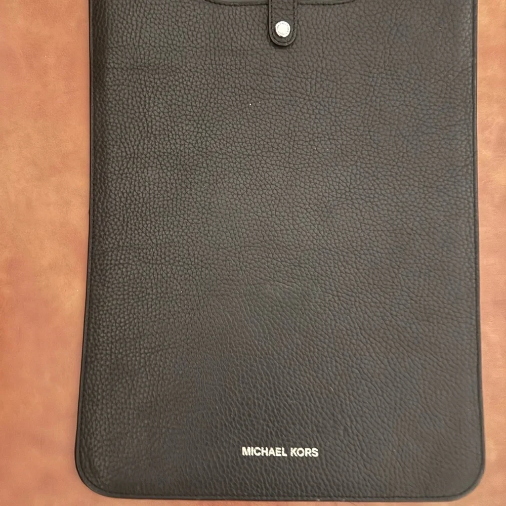 Michael Kors Medium Pebbled Leather Tech Sleeve